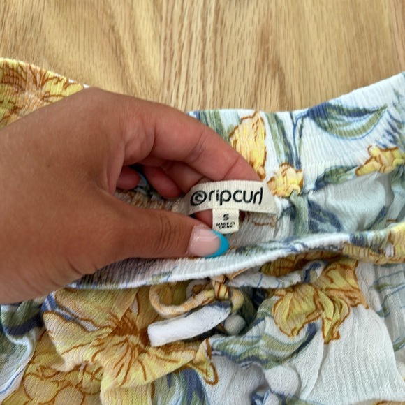 Ripcurl Mini skirt with flower print - Picture 3 of 7